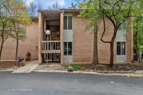 6013 Forest View Rd #1F, Lisle, IL 60532