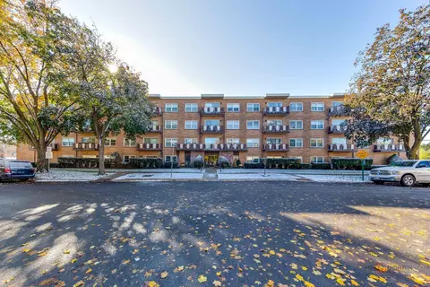 5005 Enfield Ave #308, Skokie, IL 60077