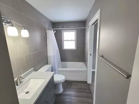 Bath - Undisclosed, Dekalb, IL 60115 photo 1 of 2