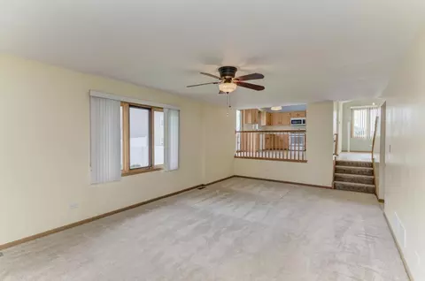 704 Feeney Dr, Minooka, IL 60447 photo 17