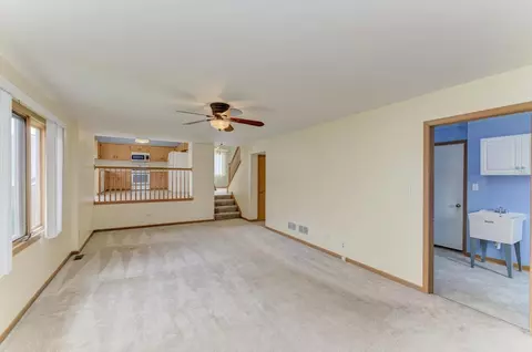 704 Feeney Dr, Minooka, IL 60447 photo 16