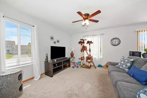 601 Keller St, Plano, IL 60545 photo 14