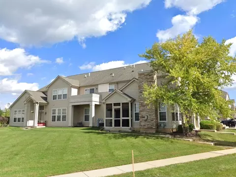 2624 Maple Cir, West Dundee, IL 60118