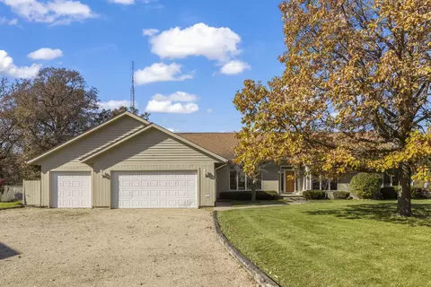 945 Woodlawn Rd, Paw Paw, IL 61353