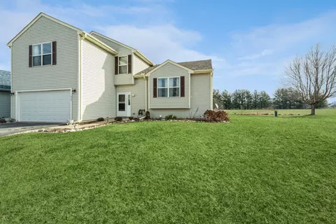 Exterior - 404 Timber Dr, Harvard, IL 60033 photo 2 of 9