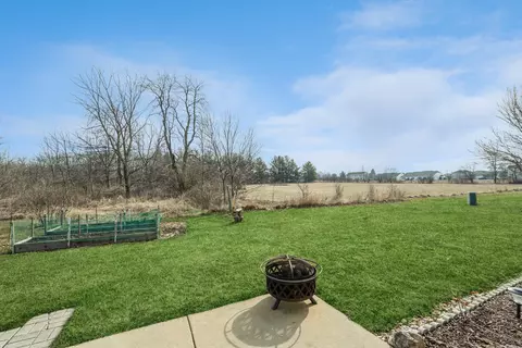 Exterior - 404 Timber Dr, Harvard, IL 60033 photo 4 of 9