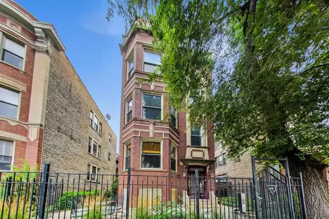 2740 N Kimball Ave #1R, Chicago, IL 60647