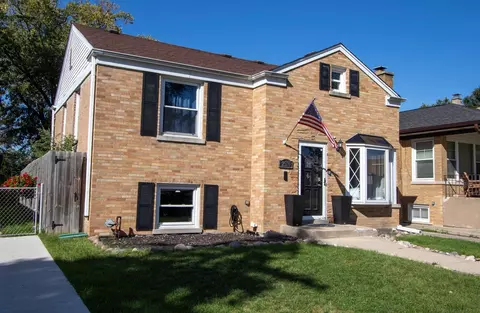 2516 Davisson St, River Grove, IL 60171