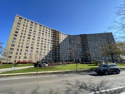 6833 N Kedzie Ave #711, Chicago, IL 60645