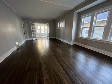835 5th St, Aurora, IL 60505 photo 3