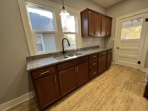 835 5th St, Aurora, IL 60505 photo 6