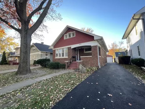 835 5th St, Aurora, IL 60505 photo 2