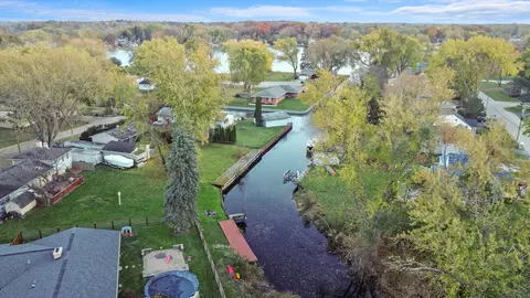 View/Area - 1303 W Circle Ct, Mchenry, IL 60051 photo 1 of 1