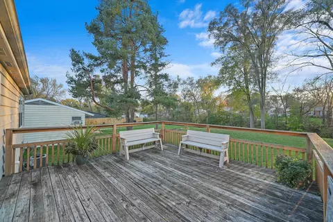 Exterior - 1303 W Circle Ct, Mchenry, IL 60051 photo 5 of 14