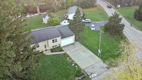Exterior - 1303 W Circle Ct, Mchenry, IL 60051 photo 10 of 14