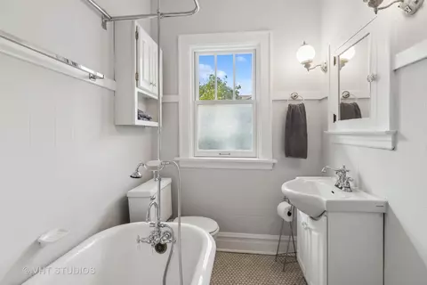 1441 E Walnut Ave, Des Plaines, IL 60016 photo 15