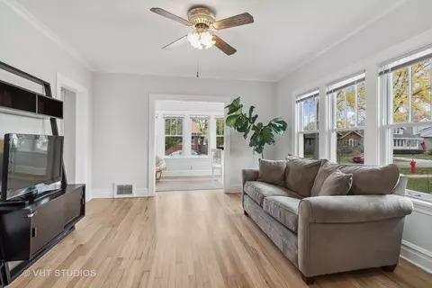 1441 E Walnut Ave, Des Plaines, IL 60016 photo 5