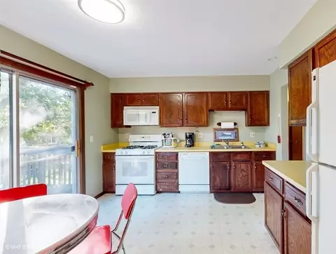 9 Cambridge Ct, Cary, IL 60013 photo 10