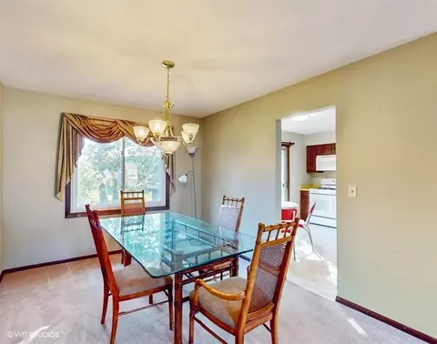 9 Cambridge Ct, Cary, IL 60013 photo 7