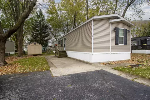 14 Apple Ln, Bourbonnais, IL 60914