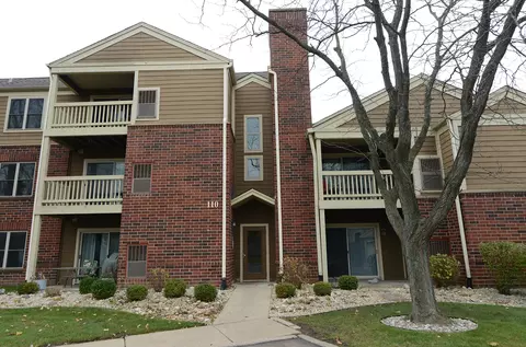 110 Glengarry Dr #205, Bloomingdale, IL 60108