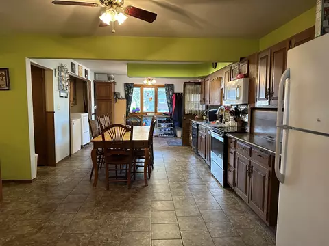 912 Parmon Rd, Bloomington, IL 61701 photo 11
