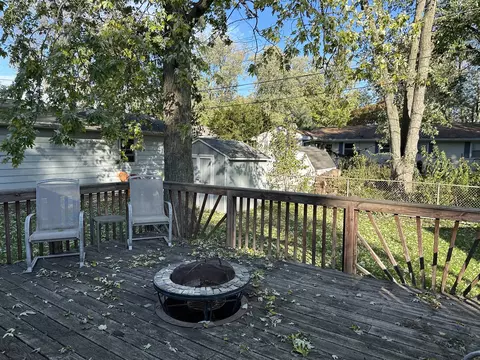 912 Parmon Rd, Bloomington, IL 61701 photo 4