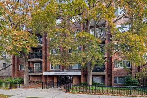 420 Linden Ave #404, Wilmette, IL 60091