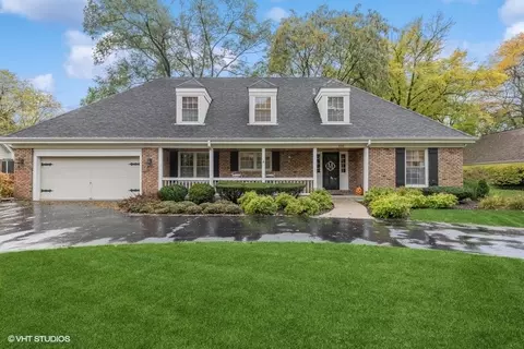 700 Gregford Rd, Burr Ridge, IL 60527