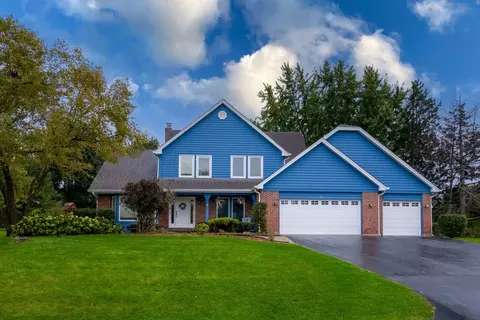 16 Whitman Ter, Hawthorn Woods, IL 60047
