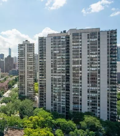 1460 N Sandburg Ter #804, Chicago, IL 60610