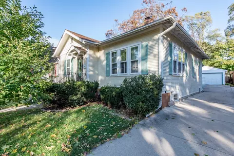 1605 Henry Pl, Waukegan, IL 60085