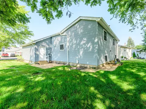 40 Fallstone Dr, Streamwood, IL 60107 photo 12