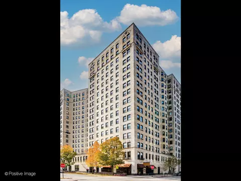 2000 N Lincoln Park W #402, Chicago, IL 60614