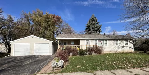 402 North St, Earlville, IL 60518