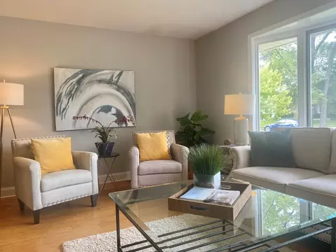 969 Hollywood Ave, Des Plaines, IL 60016 photo 9