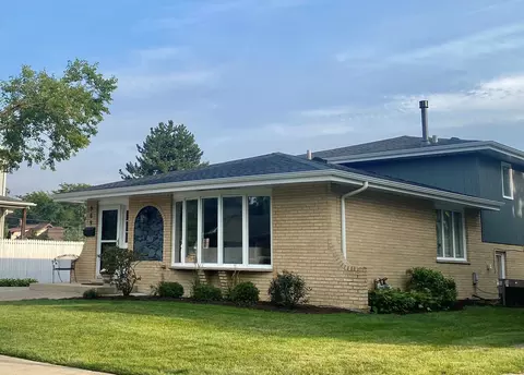 969 Hollywood Ave, Des Plaines, IL 60016