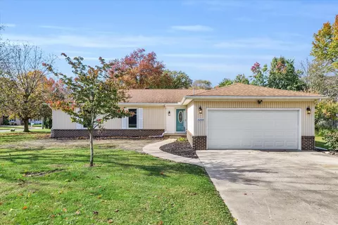3200 Suncrest Dr, Danville, IL 61832