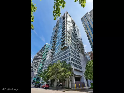 653 N Kingsbury St #1404, Chicago, IL 60654