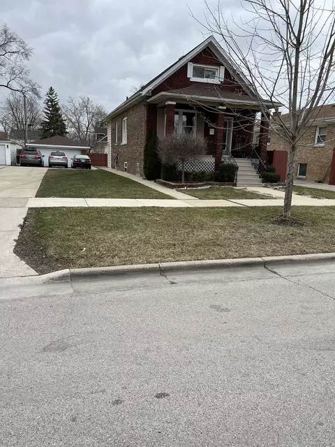 8123 44th Ct, Lyons, IL 60534