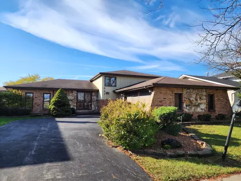 927 E 193rd St, Glenwood, IL 60425