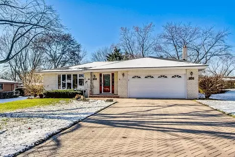 10 E S260 E Hampshire Ln, Willowbrook, IL 60527