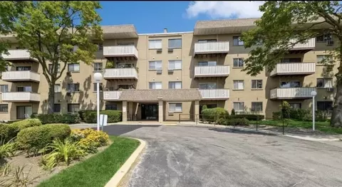 280 N Westgate Rd #331, Mount Prospect, IL 60056