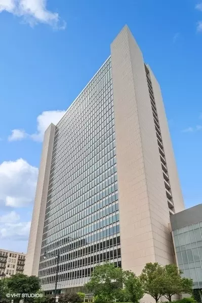 500 W Superior St #1605, Chicago, IL 60654