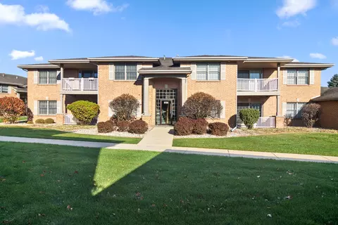9735 Wildwood Ct #2-C, Highland, IN 46322
