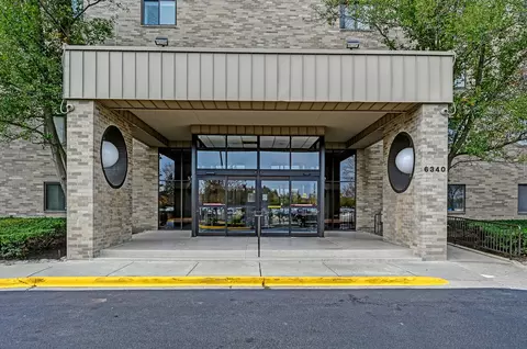 6340 Americana Dr #1114, Willowbrook, IL 60527