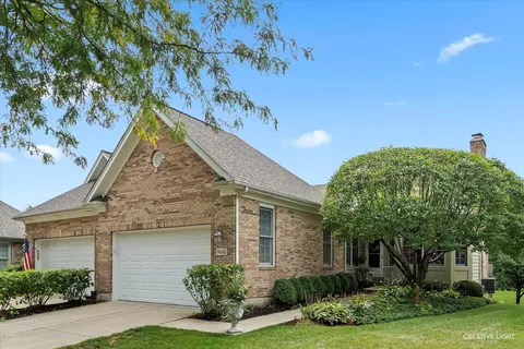 960 Ginger Ln, Geneva, IL 60134