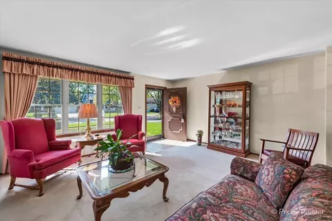 1419 Wilson Ave, Wheaton, IL 60189 photo 4