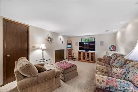 1419 Wilson Ave, Wheaton, IL 60189 photo 14