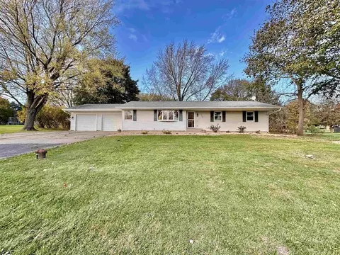 3068 Everett Ln, Byron, IL 61010